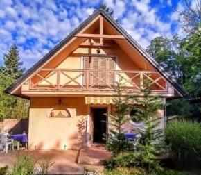 Kis ház az erdő mellett - Little house next to the forest Balatonakarattya